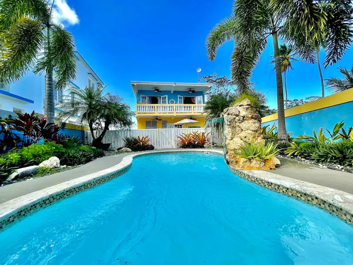 join-a-join-y-airbnb-con-piscina-puerto-rico