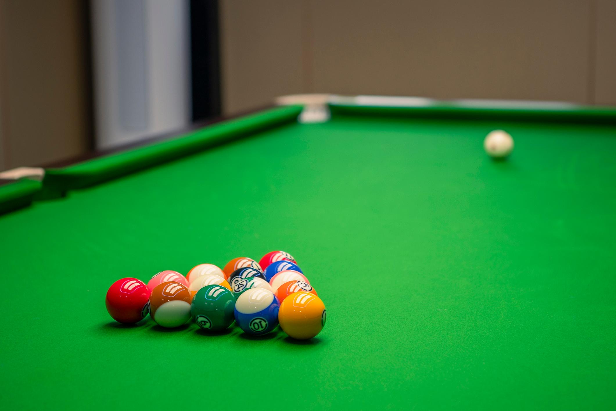 spots-jugar-billar
