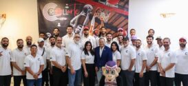 El equipo de los Criollos de Caguas con el alcalde de Caguas, William Miranda Torres. (Suministrada)